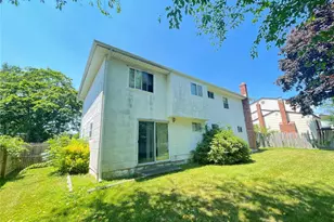 110 Greenway Dr S, Syosset, NY 11791 - Photo 3