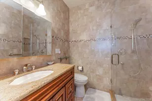 942 Greenfield Rd, Woodmere, NY 11598 - Photo 19
