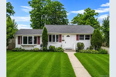 1440 Lombardy Boulevard, Bay Shore, NY 11706 - Photo 1