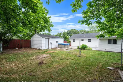 1440 Lombardy Boulevard, Bay Shore, NY 11706 - Photo 23