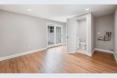 1440 Lombardy Boulevard, Bay Shore, NY 11706 - Photo 11