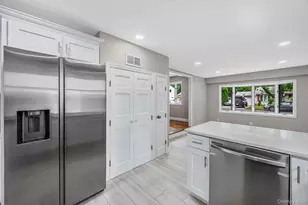 1440 Lombardy Blvd, Bay Shore, NY 11706 - Photo 9