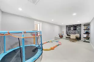 2245 Plum Tree Road N, Westbury, NY 11590 - Photo 37