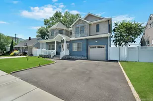 2245 Plum Tree Road N, Westbury, NY 11590 - Photo 3