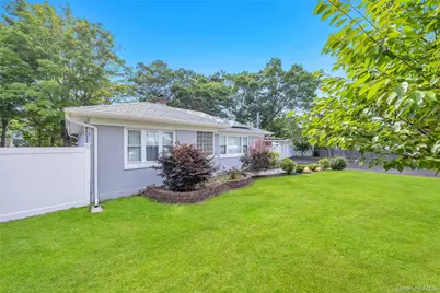 186 W 4th Street, Deer Park, NY 11729 - Photo 29