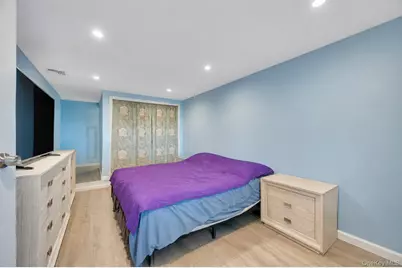 186 W 4th Street, Deer Park, NY 11729 - Photo 9