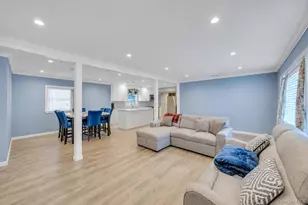 186 W 4th St, Deer Park, NY 11729 - Photo 3