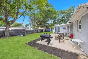 186 W 4th St, Deer Park, NY 11729 - Photo 23