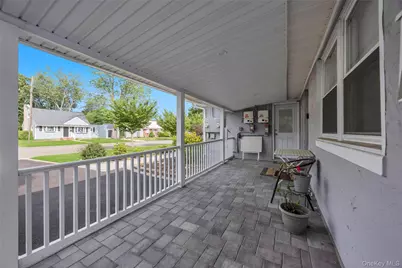 186 W 4th Street, Deer Park, NY 11729 - Photo 27