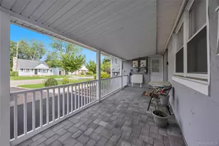 186 W 4th St, Deer Park, NY 11729 - Photo 27