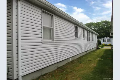 5131 Village Circle E, Manorville, NY 11949 - Photo 13