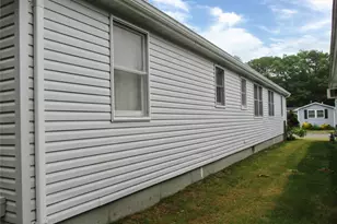 5131 Village Cir E, Manorville, NY 11949 - Photo 13