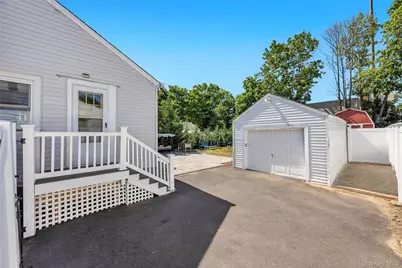 11 Irving Place, Islip Terrace, NY 11752 - Photo 19