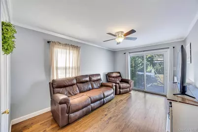 11 Irving Place, Islip Terrace, NY 11752 - Photo 9