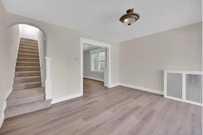 96-16 91st Drive, Woodhaven, NY 11421 - Photo 9