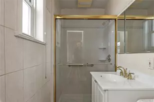 40 Daley Pl, Lynbrook, NY 11563 - Photo 11