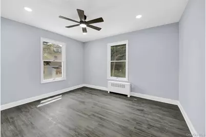 40 Amackassin Terrace, Yonkers, NY 10703 - Photo 11