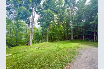 126 S Quaker Lane, Hyde Park, NY 12538 - Photo 15