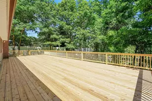 27 Hickory Ave, Farmingville, NY 11738 - Photo 29
