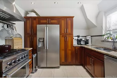 13 Campus Place #SL, Scarsdale, NY 10583 - Photo 3