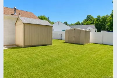 14 Shorehaven Boulevard, Ronkonkoma, NY 11779 - Photo 13