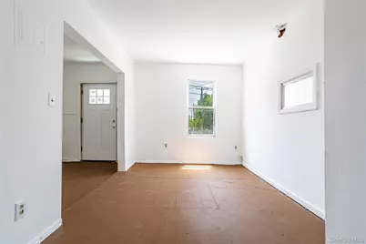22 Grove Street, New York, NY 10304 - Photo 5