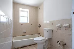 22 Grove St, New York, NY 10304 - Photo 11