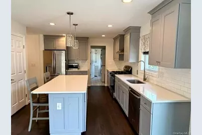 15 Comet Place, Patchogue, NY 11772 - Photo 9