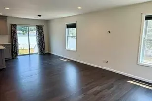 15 Comet Pl, Patchogue, NY 11772 - Photo 5