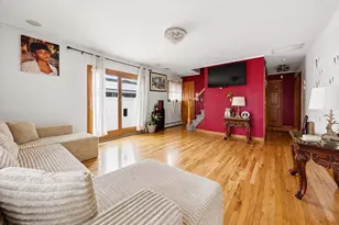 95 E Riviera Dr, Lindenhurst, NY 11757 - Photo 5