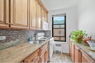 64-00 Saunders Street #5-C, Rego Park, NY 11374 - Photo 3