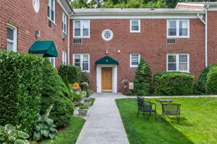 643 Pelham Rd, New Rochelle, NY 10805 - Photo 5