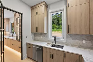 5 Somner Dr, Dix Hills, NY 11746 - Photo 17