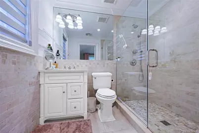 640 Bryant Avenue, Roslyn, NY 11576 - Photo 29