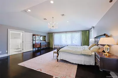 640 Bryant Avenue, Roslyn, NY 11576 - Photo 37