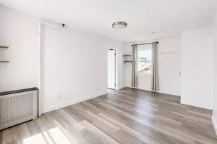 83 Lyon Pl, Lynbrook, NY 11563 - Photo 7