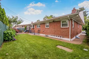 218-52 Stewart Rd, Hollis, NY 11427 - Photo 17
