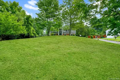 19 Saint Michaels Terrace, Carmel, NY 10512 - Photo 3