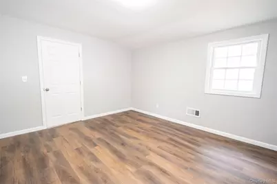 11 Berry Lane, Centereach, NY 11720 - Photo 11