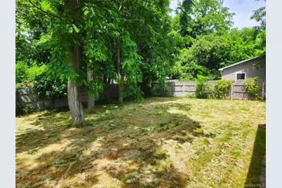 548 Taylor Avenue, Patchogue, NY 11772 - Photo 13