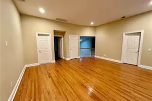 18 Wilkshire Cir, Manhasset, NY 11030 - Photo 13