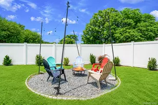 1 Blue Spruce Ln, Commack, NY 11725 - Photo 7