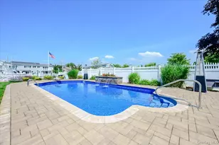 311 Blackheath Rd, Long Beach, NY 11561 - Photo 23