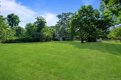 449 Montauk Highway, East Moriches, NY 11940 - Photo 43
