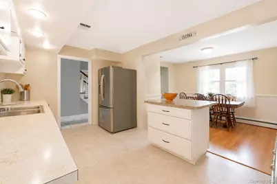 145 Sioux Street, Ronkonkoma, NY 11779 - Photo 11