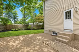 145 Sioux St, Ronkonkoma, NY 11779 - Photo 37