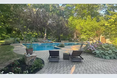 11 Tern Court, East Islip, NY 11730 - Photo 3