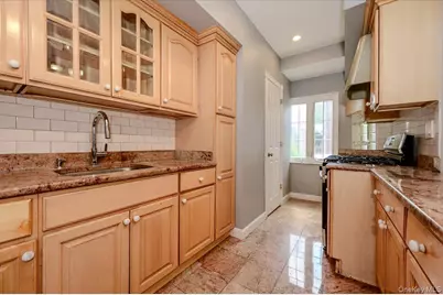 76-18 Utopia Parkway, Fresh Meadows, NY 11366 - Photo 7