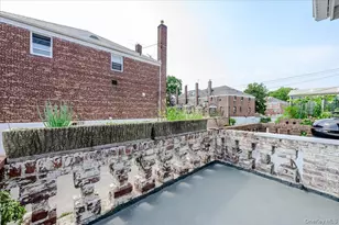 76-18 Utopia Pkwy, Fresh Meadows, NY 11366 - Photo 17