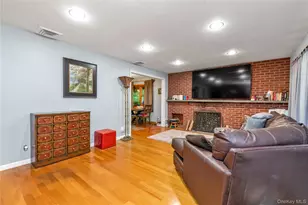 21 Laurel Ave, Sea Cliff, NY 11579 - Photo 3